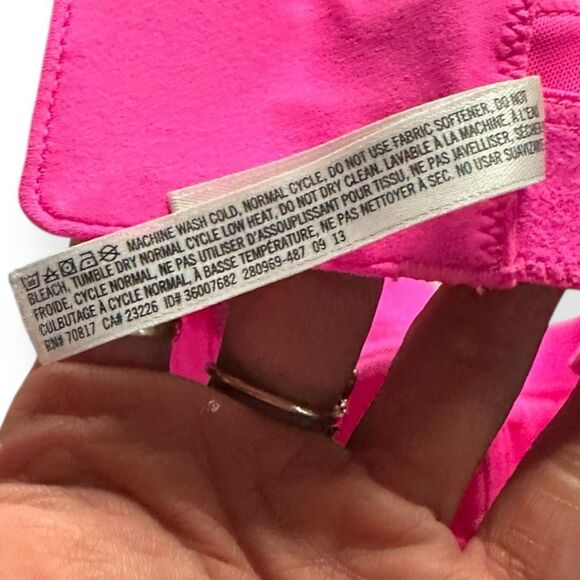 VICTORIA’S SECRET VICTORIA SPORT VSX Women’s Hot Pink Underwire Sports Bra Size - Picture 5 of 5